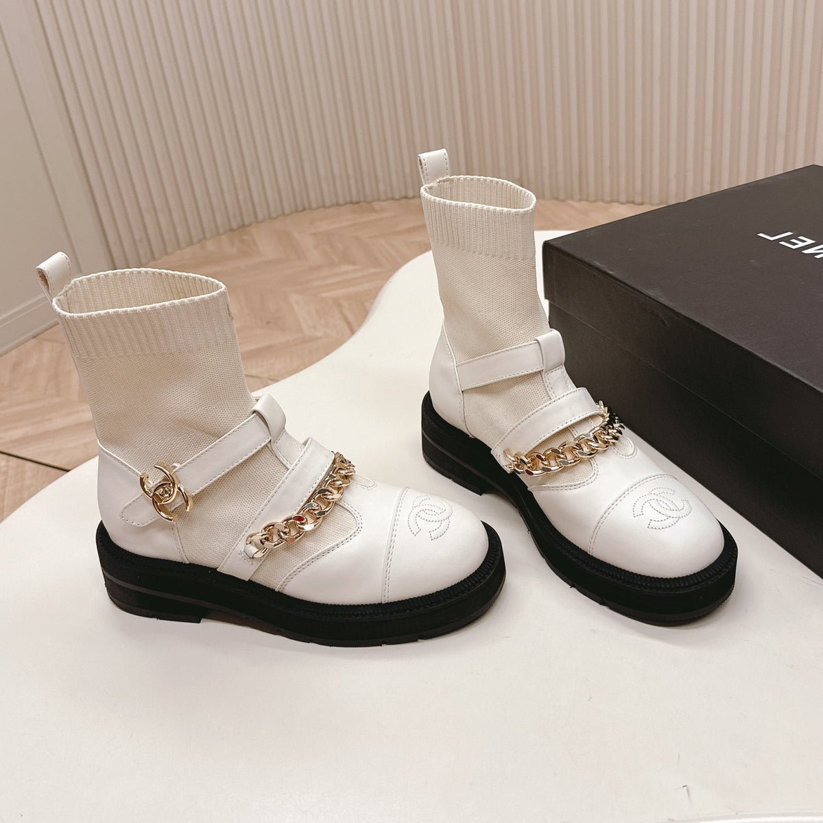 CHANEL ANKLE BOOTS 25S IN CREAM WHITE LAMBSKIN AND FABRIC WITH GOLD HARDWARE